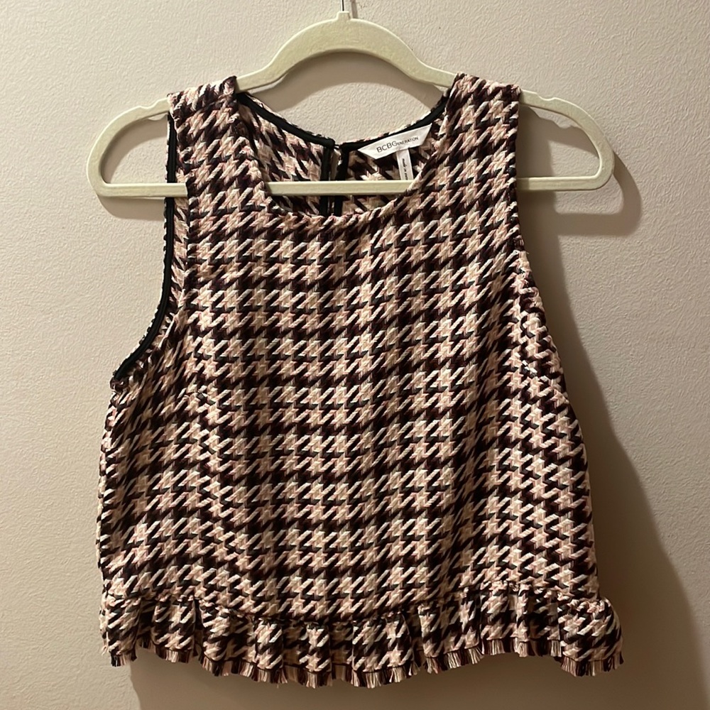 Bcbg Medium Geometric Pattern Work/Casual Sleevel… - image 1